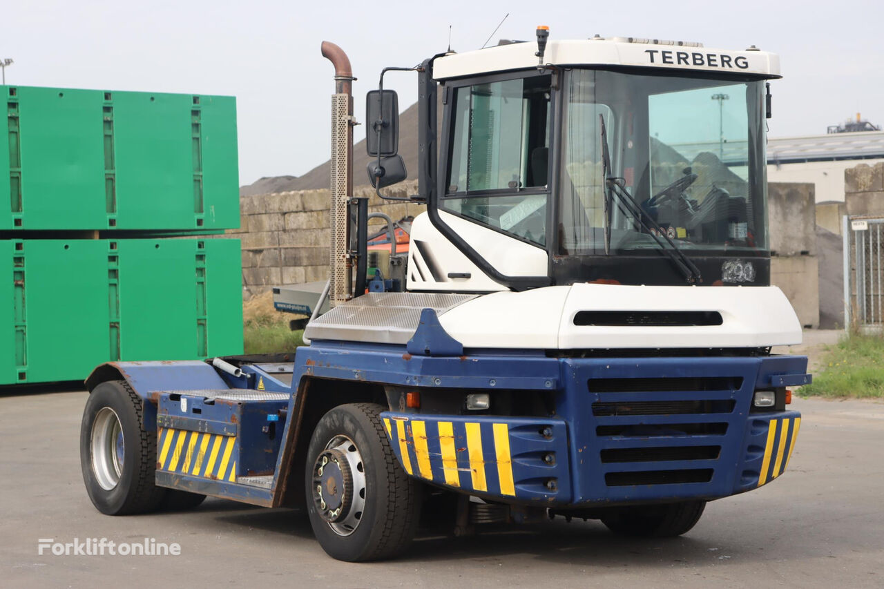 tracteur portuaire Terberg RT283